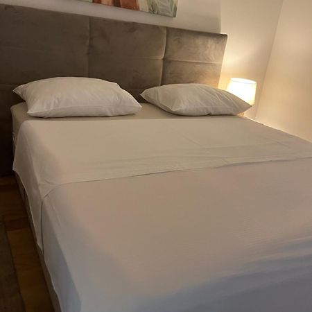 Iris Apartment Private Parking Split Extérieur photo