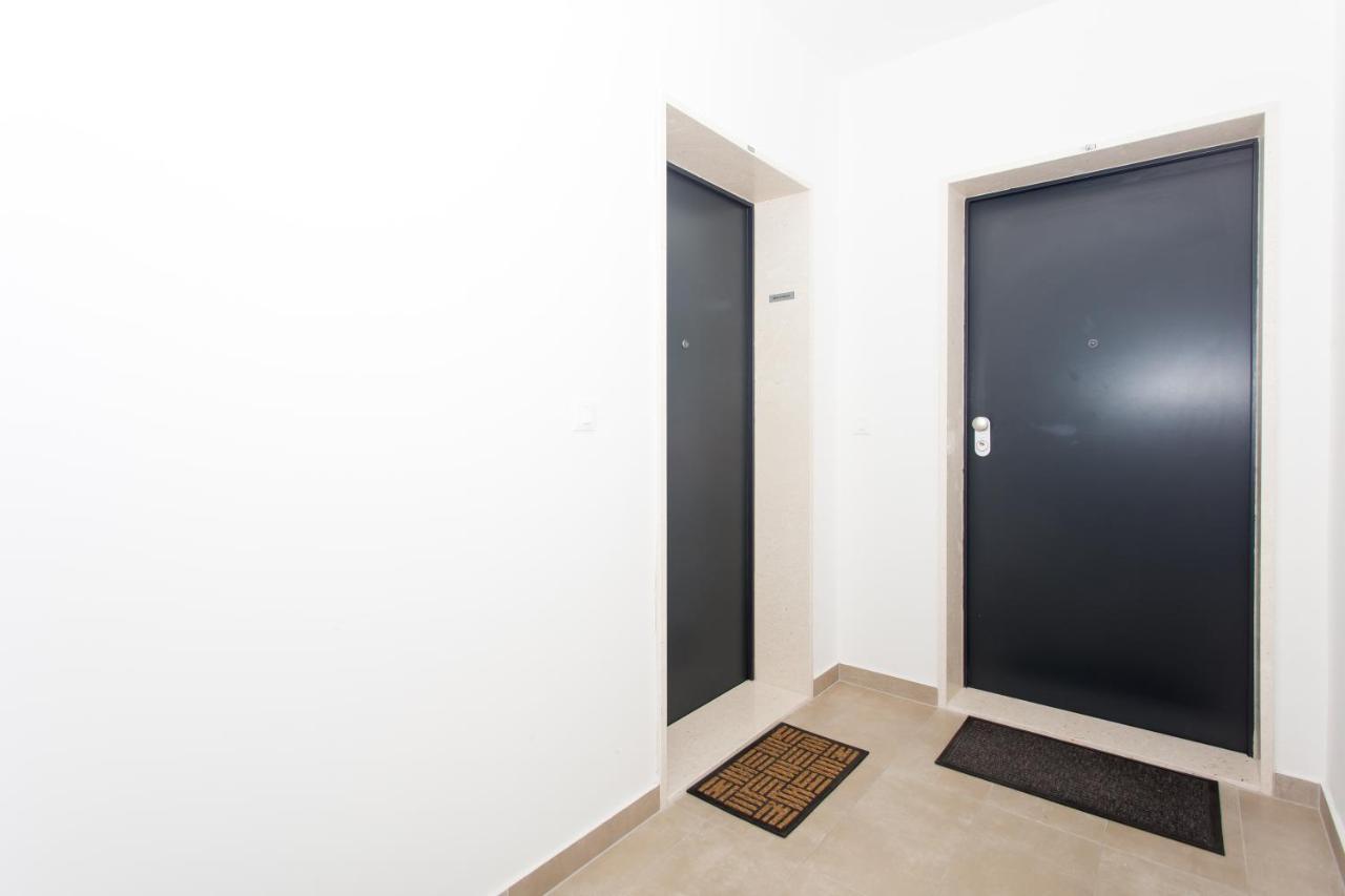Iris Apartment Private Parking Split Extérieur photo